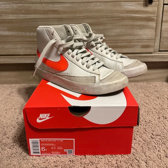 Nike Blazers Mid ‘77 - Picture 1 of 3